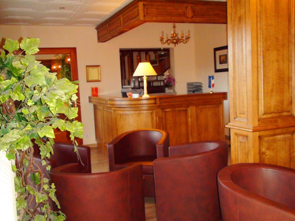Motel Des Bruyeres Lamotte-Beuvron Exterior photo