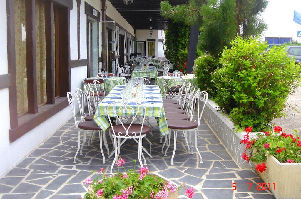 Motel Des Bruyeres Lamotte-Beuvron Exterior photo