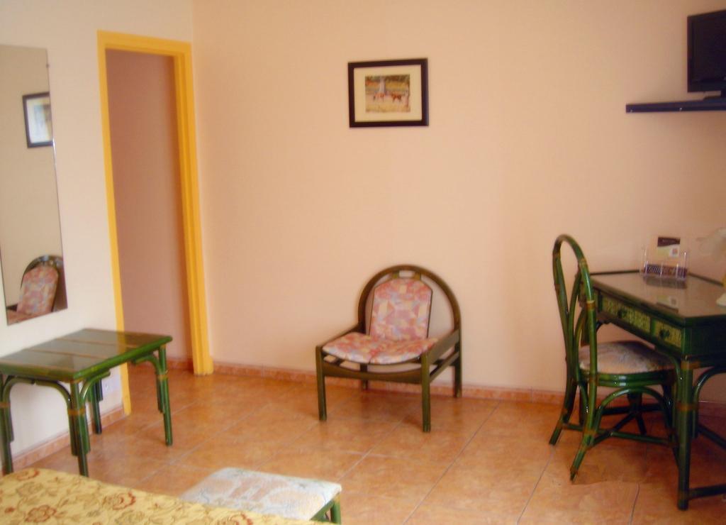 Motel Des Bruyeres Lamotte-Beuvron Room photo